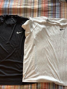 Nike Men's Black & White Dri-FIT Short Sleeve Shirts (2 Pack)